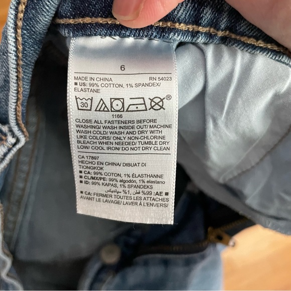 Old Navy Boyfriend Jeans - Picture 5 of 5